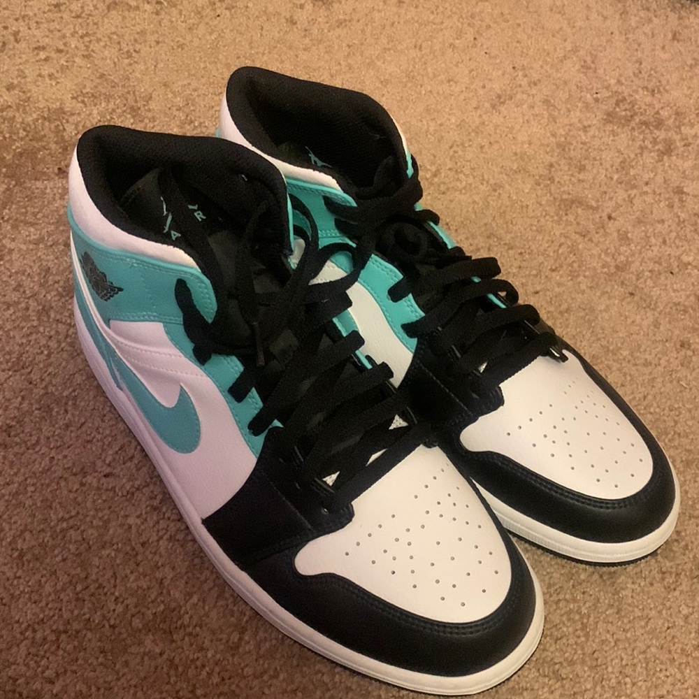 Air Jordan 1 Mid- Tropical Twist- (Men’s- 11.5)